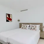 Emilia - Clever Details , Vilamoura, Sleeps 6, Luxury, Walking Distance Villa *